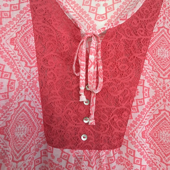 No Boundaries pink sheer geometric print top - Picture 2 of 5